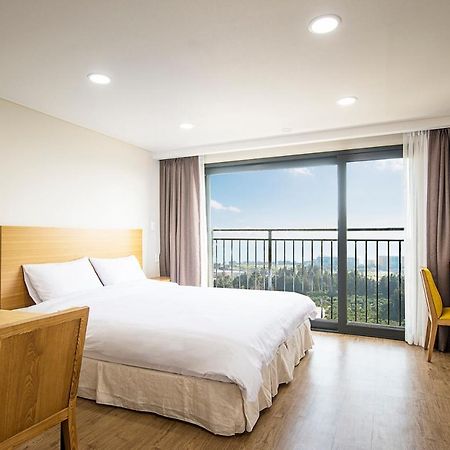 W Ocean Pension Seogwipo Esterno foto
