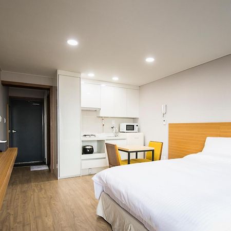 W Ocean Pension Seogwipo Esterno foto